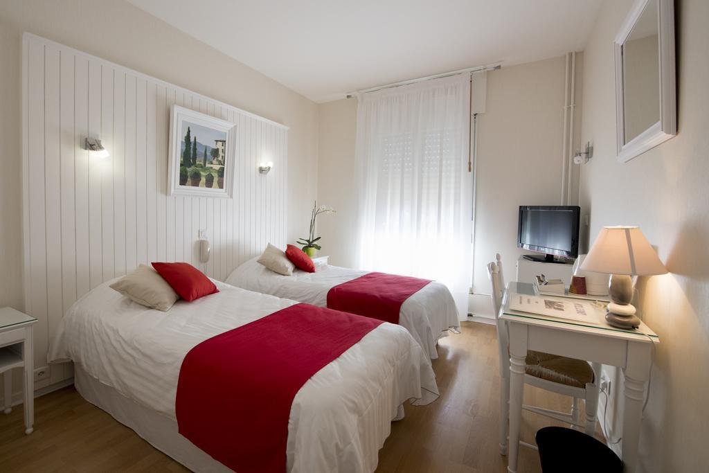 Hotel Biney Rodez Bagian luar foto