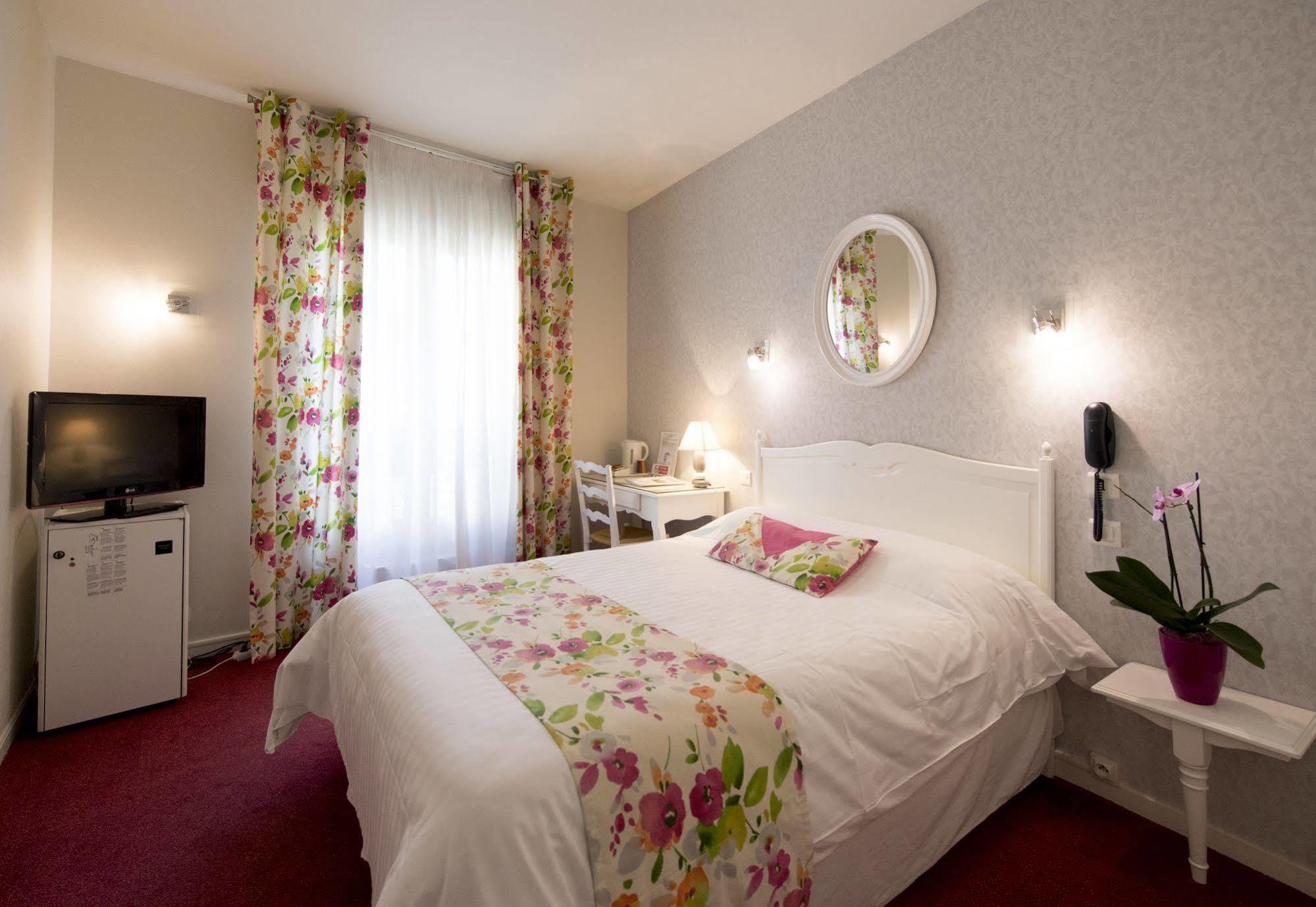 Hotel Biney Rodez Bagian luar foto