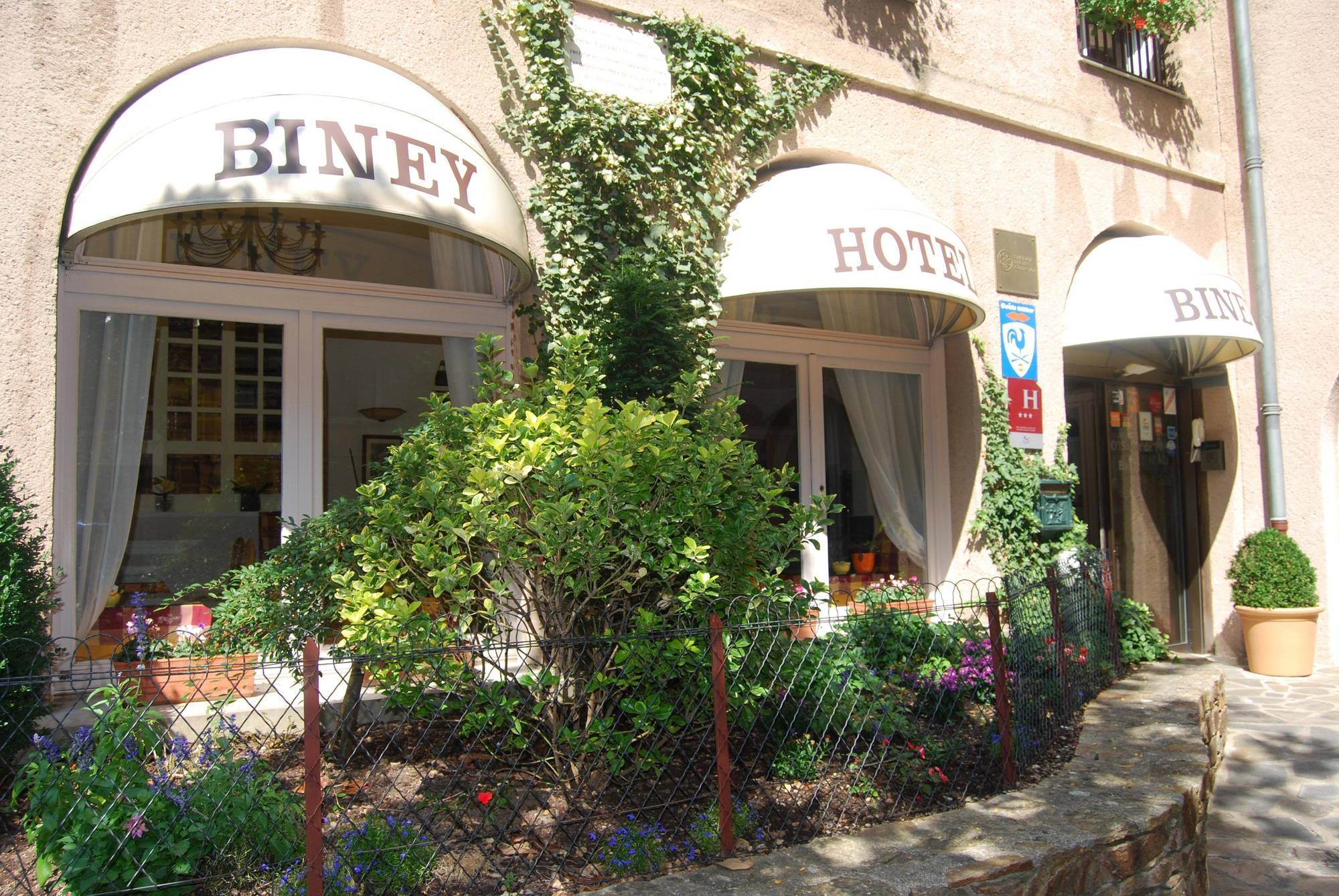 Hotel Biney Rodez Bagian luar foto